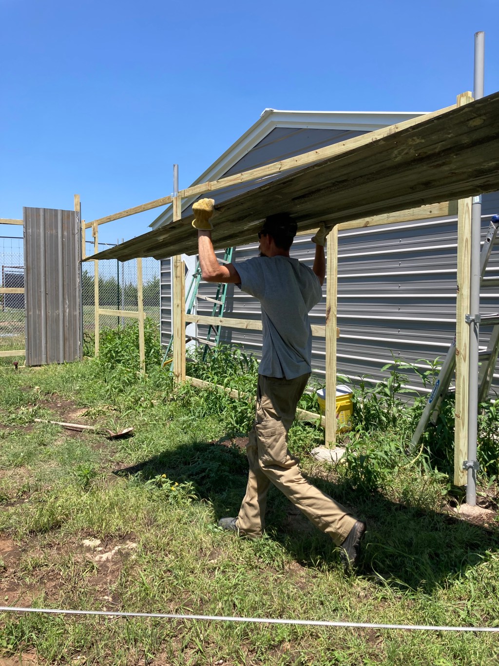 The deer barn is officially&nbsp;functional!